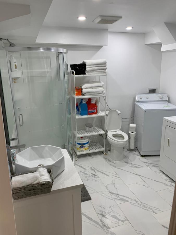 Big Oasis Studio Near Airport Yyz Hotel Торонто Екстериор снимка