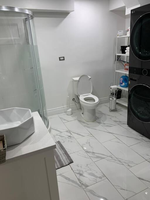Big Oasis Studio Near Airport Yyz Hotel Торонто Екстериор снимка